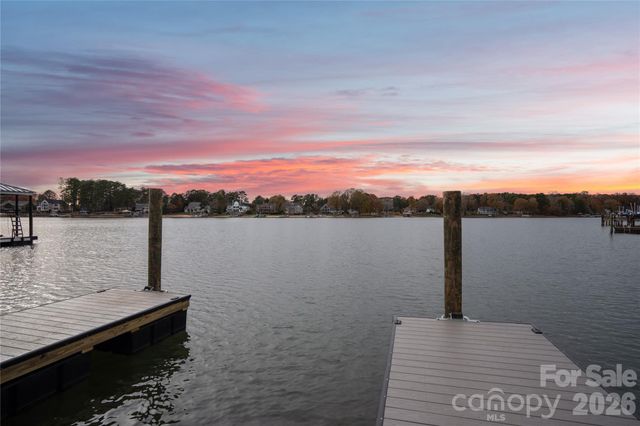 240 Shoreline Loop, Mooresville, NC 28117