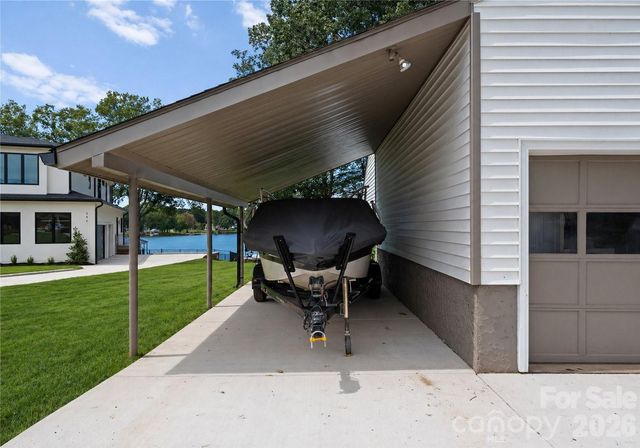 240 Shoreline Loop, Mooresville, NC 28117