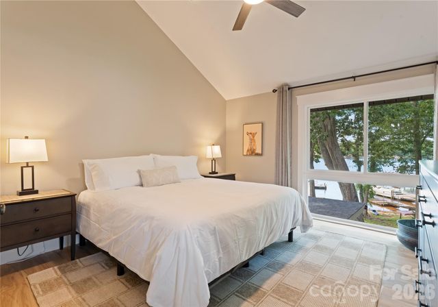 240 Shoreline Loop, Mooresville, NC 28117