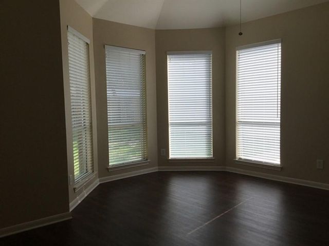 141 S Laguna Pointe Drive, League City, TX 77573