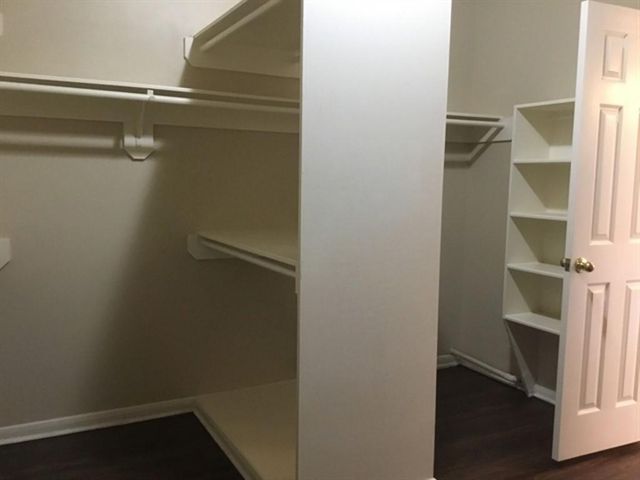 141 S Laguna Pointe Drive, League City, TX 77573