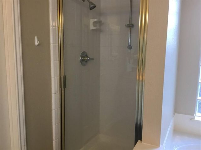 141 S Laguna Pointe Drive, League City, TX 77573