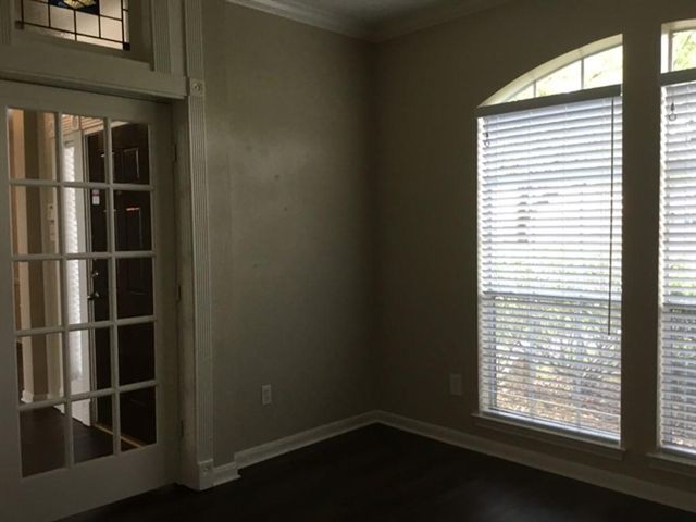 141 S Laguna Pointe Drive, League City, TX 77573