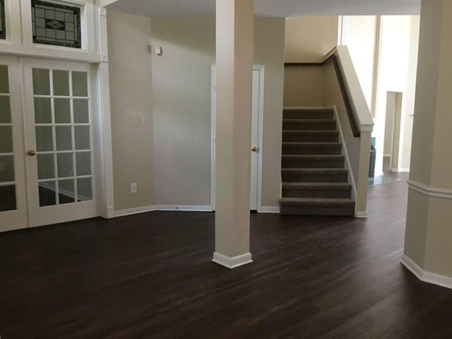 141 S Laguna Pointe Drive, League City, TX 77573