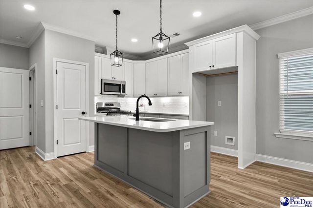 1015 Wessex Dr, Florence, SC 29501