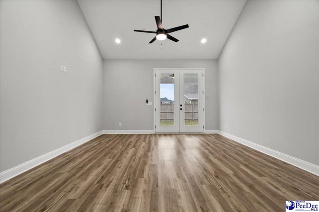 1015 Wessex Dr, Florence, SC 29501