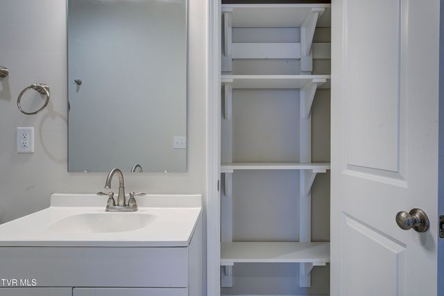 872 Ava Drive, Kingsport, TN 37663