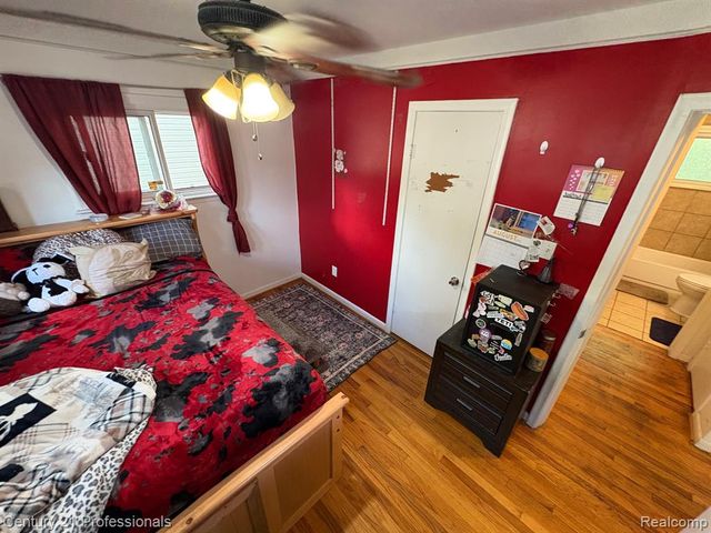 1202 E George Avenue, Hazel Park, MI 48030