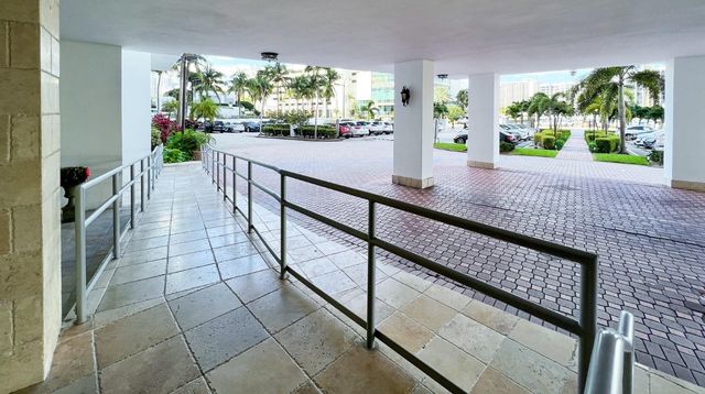 3505 S Ocean Drive 806, Hollywood, FL 33019