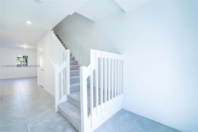 5125 SW 37th St, Pembroke Park, FL 33023