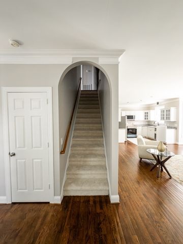 525 32nd Ave, S, Nashville, TN 37212