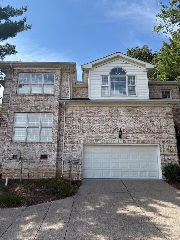 525 32nd Ave, S, Nashville, TN 37212