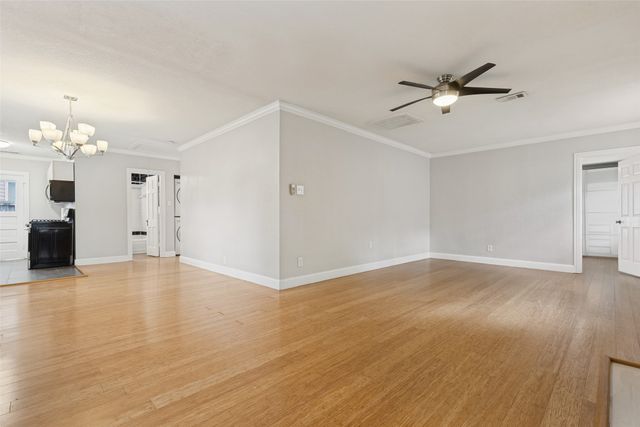 8714 Forest Hills Boulevard, Dallas, TX 75218