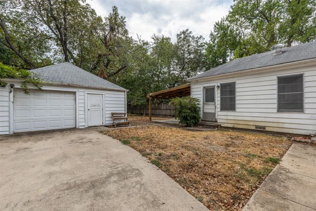 8714 Forest Hills Boulevard, Dallas, TX 75218