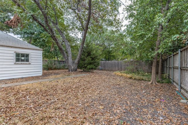 8714 Forest Hills Boulevard, Dallas, TX 75218