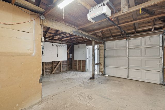 8714 Forest Hills Boulevard, Dallas, TX 75218