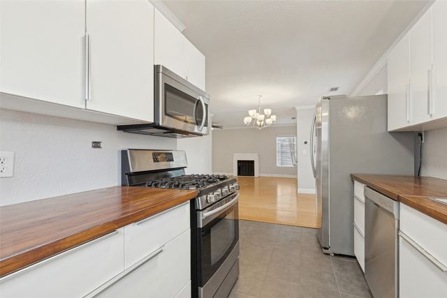 8714 Forest Hills Boulevard, Dallas, TX 75218