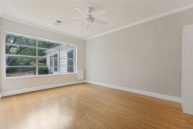 8714 Forest Hills Boulevard, Dallas, TX 75218