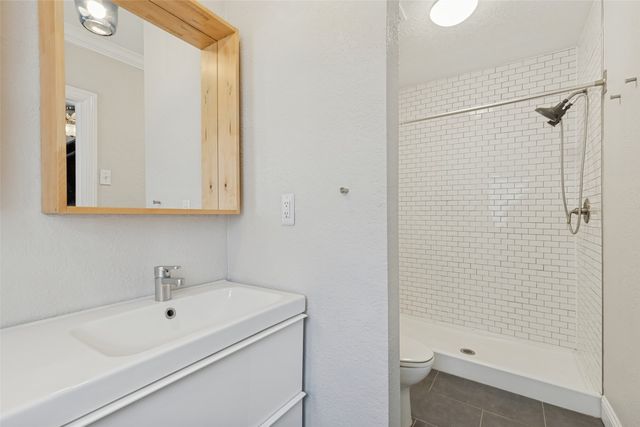 8714 Forest Hills Boulevard, Dallas, TX 75218