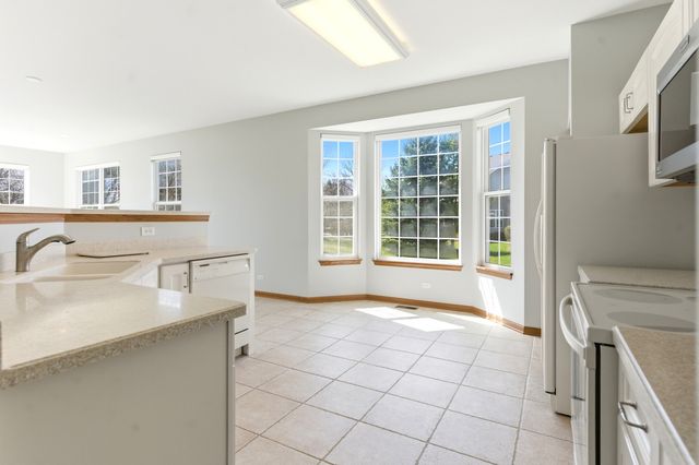 1967 Holloway Court, Aurora, IL 60502