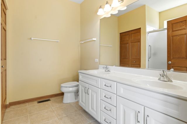 1967 Holloway Court, Aurora, IL 60502