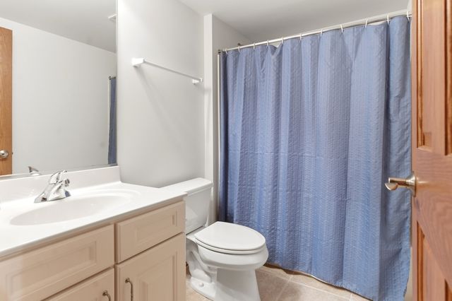 1967 Holloway Court, Aurora, IL 60502