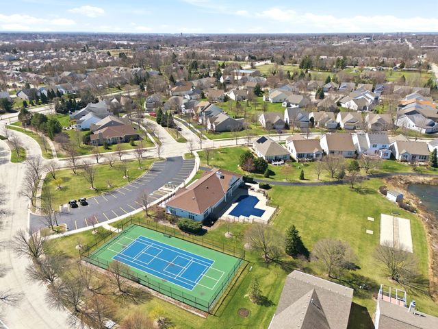 1967 Holloway Court, Aurora, IL 60502