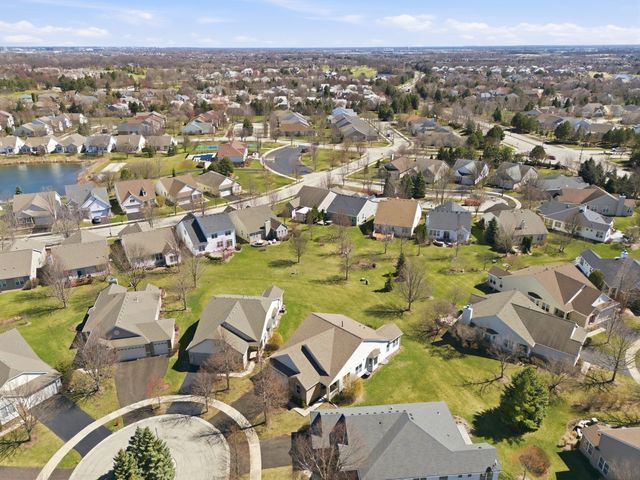 1967 Holloway Court, Aurora, IL 60502