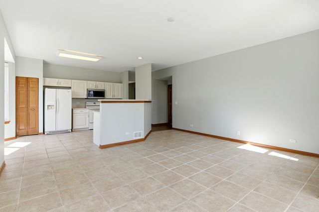 1967 Holloway Court, Aurora, IL 60502