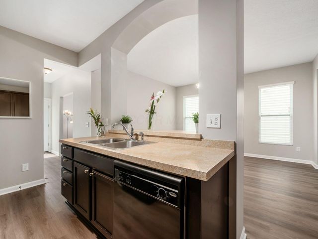 7851 Ashenden Drive, Blacklick, OH 43004