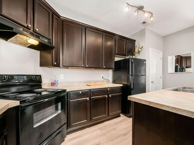 7851 Ashenden Drive, Blacklick, OH 43004
