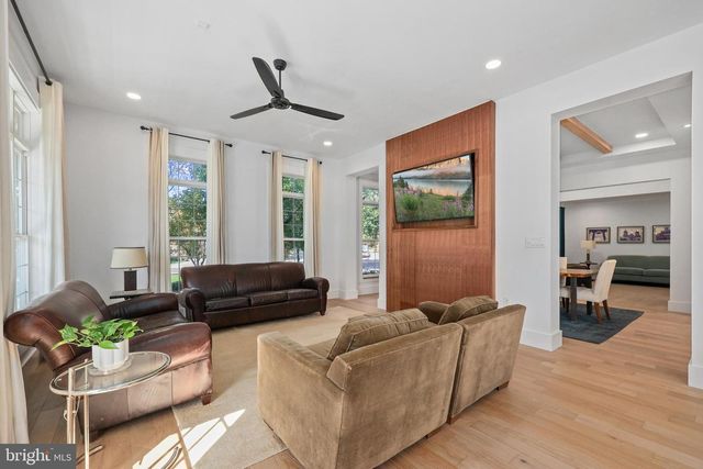 18441 LANIER ISLAND SQ, Leesburg, VA 20176