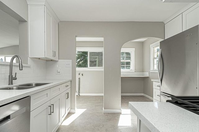 155 N Bryan Ave, Oakdale, CA 95361