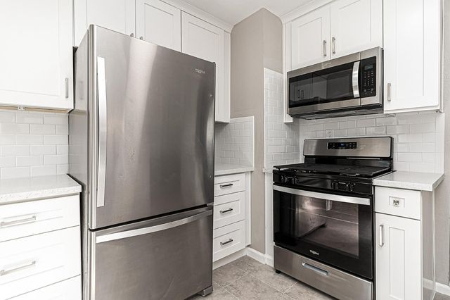 155 N Bryan Ave, Oakdale, CA 95361