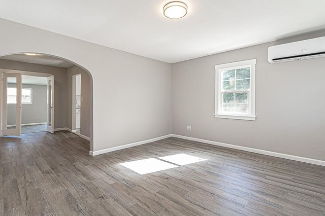 155 N Bryan Ave, Oakdale, CA 95361