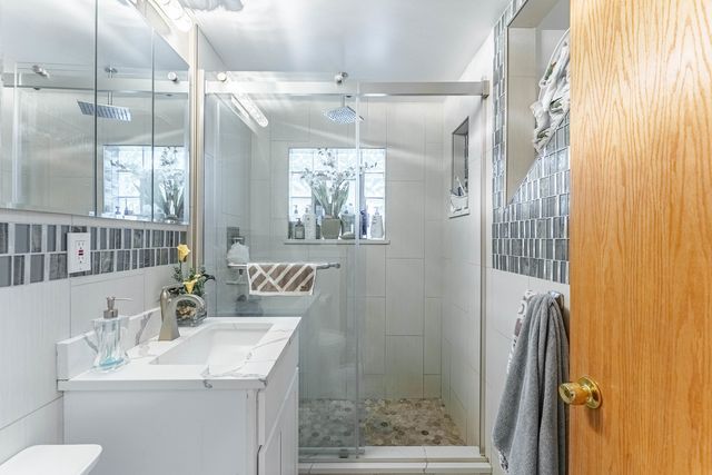 2834 Highland Avenue, Berwyn, IL 60402