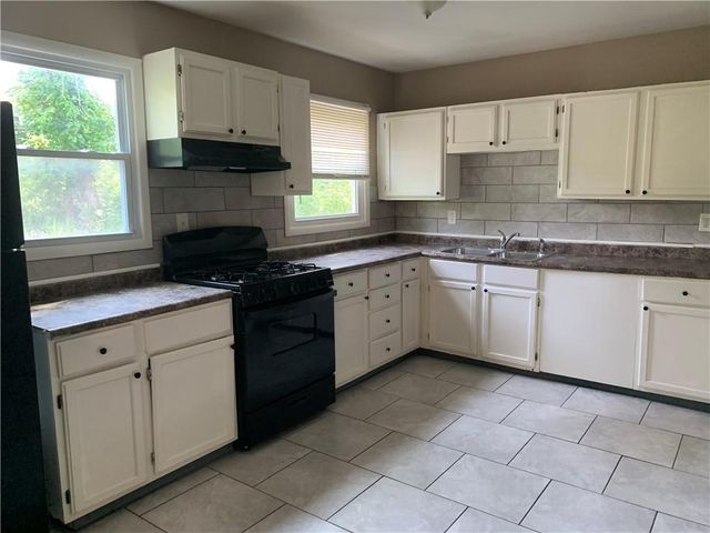 7719 E 51st Street, Kansas City, MO 64129