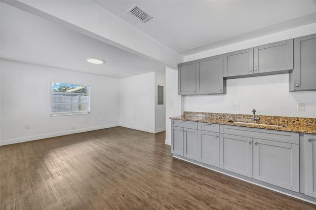 5114 N MACDILL AVENUE, Tampa, FL 33614