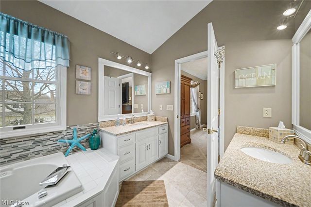 4343 Cobblestone Drive, Akron, OH 44321