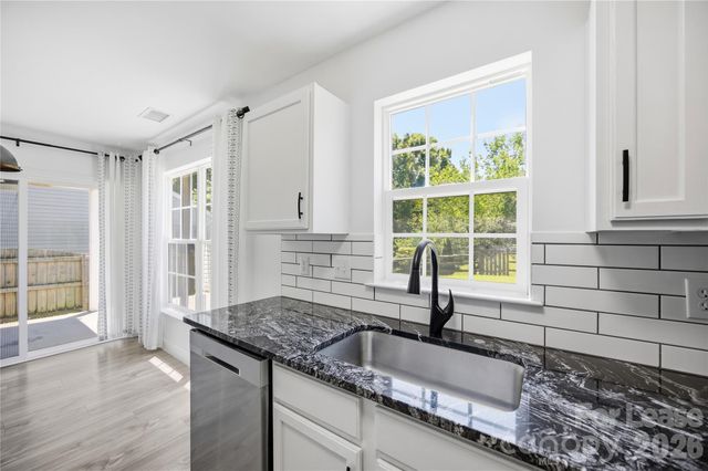 8502 Appledale Drive, Charlotte, NC 28262