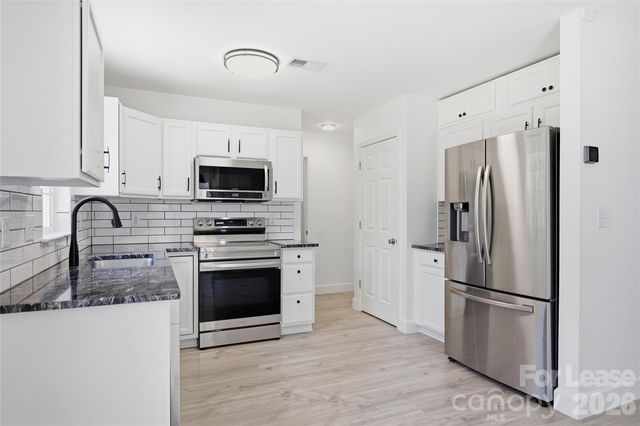 8502 Appledale Drive, Charlotte, NC 28262