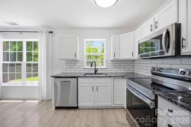 8502 Appledale Drive, Charlotte, NC 28262