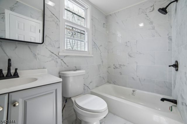 36 Chelsea Ave, East Orange City, NJ 07018