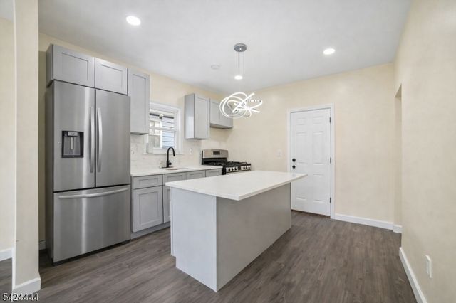 36 Chelsea Ave, East Orange City, NJ 07018