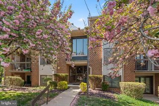 6 MULLINGAR CT #202, Lutherville Timonium, MD 21093