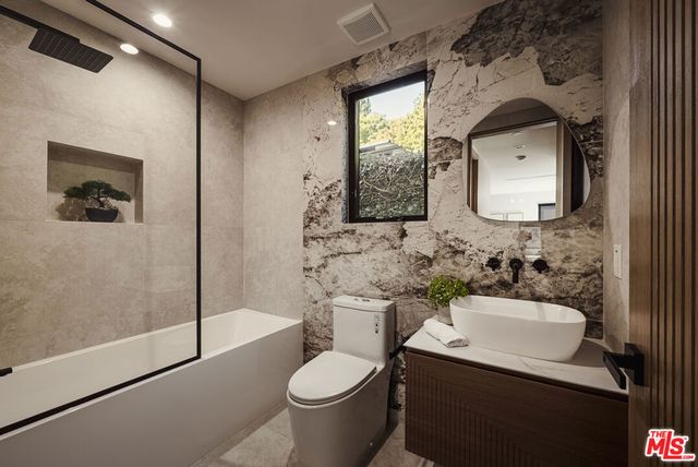 2749 Tilden Avenue, Los Angeles, CA 90064