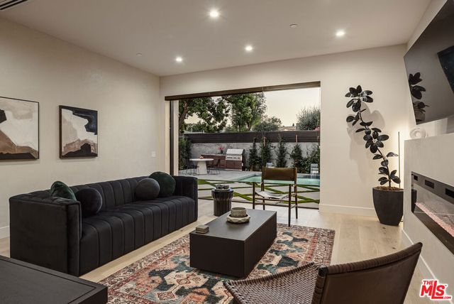 2749 Tilden Avenue, Los Angeles, CA 90064