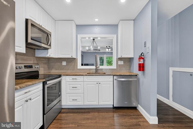 13 DORSET DR, Marlton, NJ 08053
