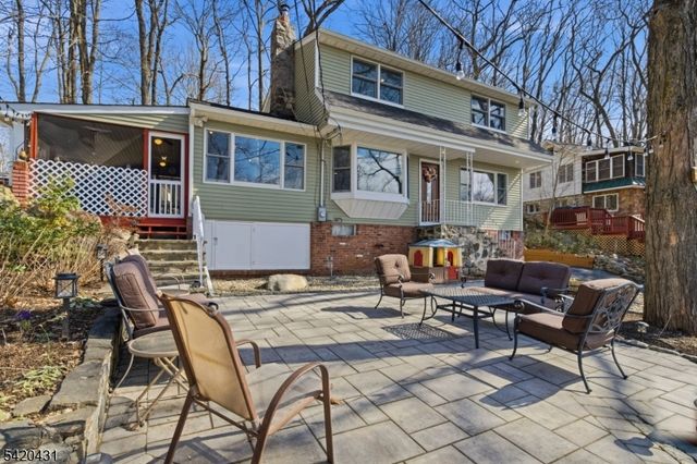 51 Lakeside Dr, Vernon Twp., NJ 07422