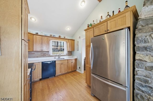 51 Lakeside Dr, Vernon Twp., NJ 07422